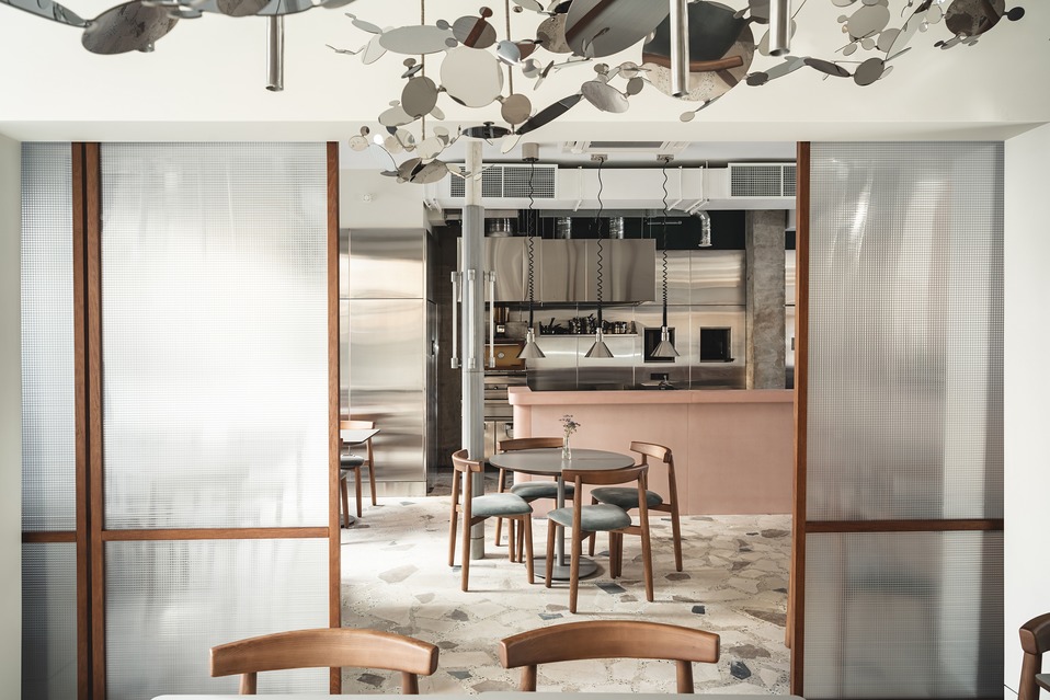 Компания Аура закончила оборудование ресторана Sight